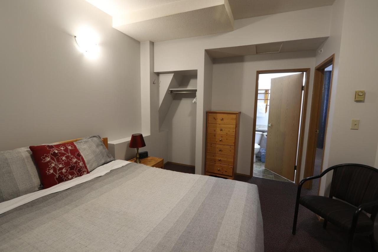 The Pinnacles Suites & Townhomes Silver Star Eksteriør billede
