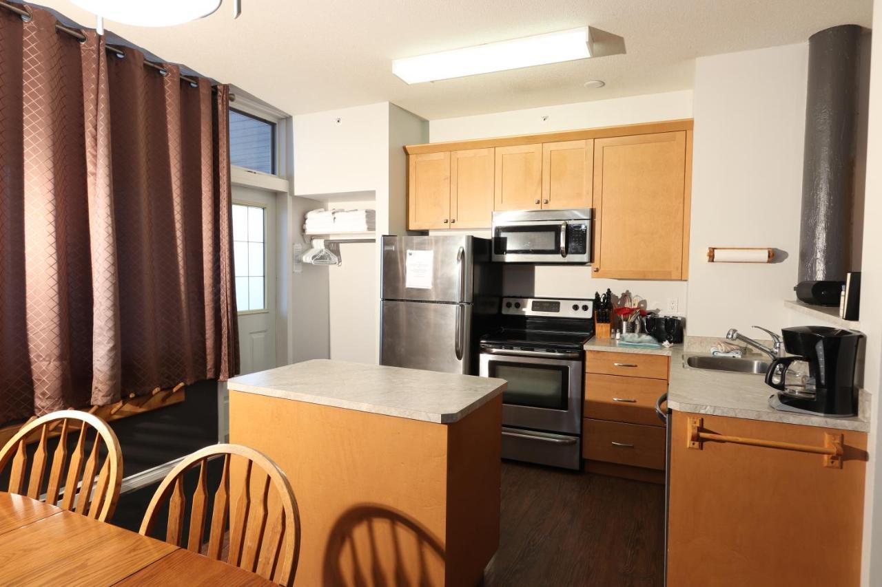 The Pinnacles Suites & Townhomes Silver Star Eksteriør billede