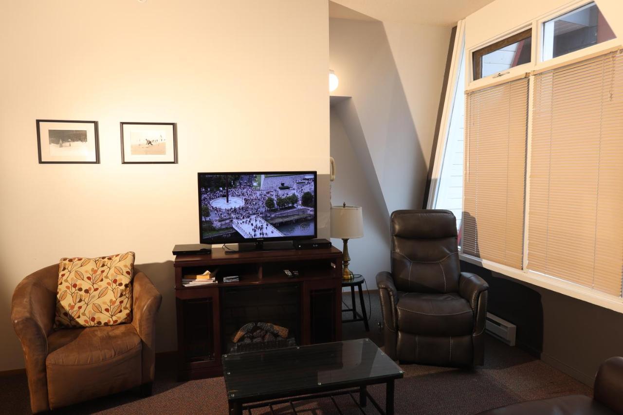 The Pinnacles Suites & Townhomes Silver Star Eksteriør billede