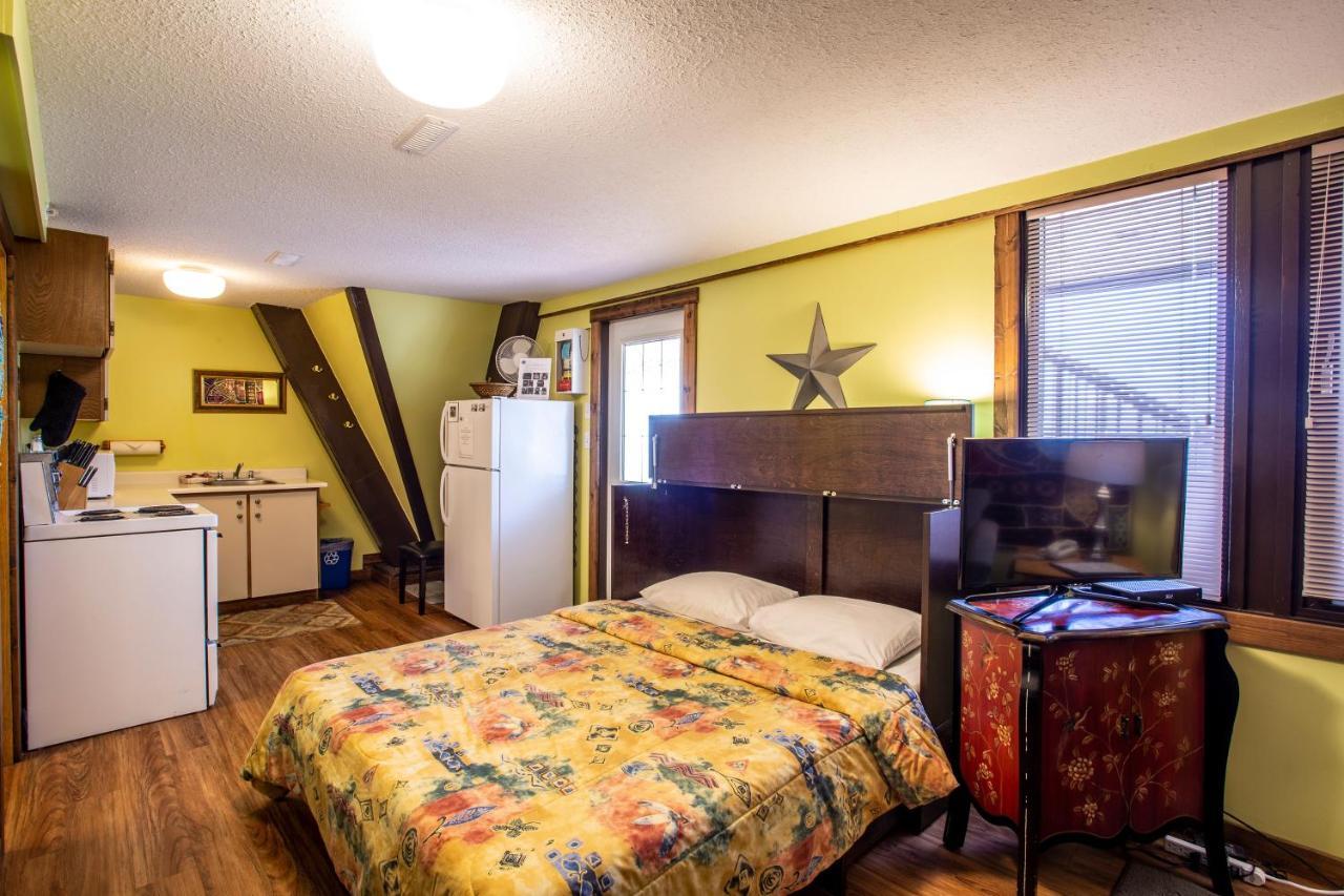 The Pinnacles Suites & Townhomes Silver Star Eksteriør billede