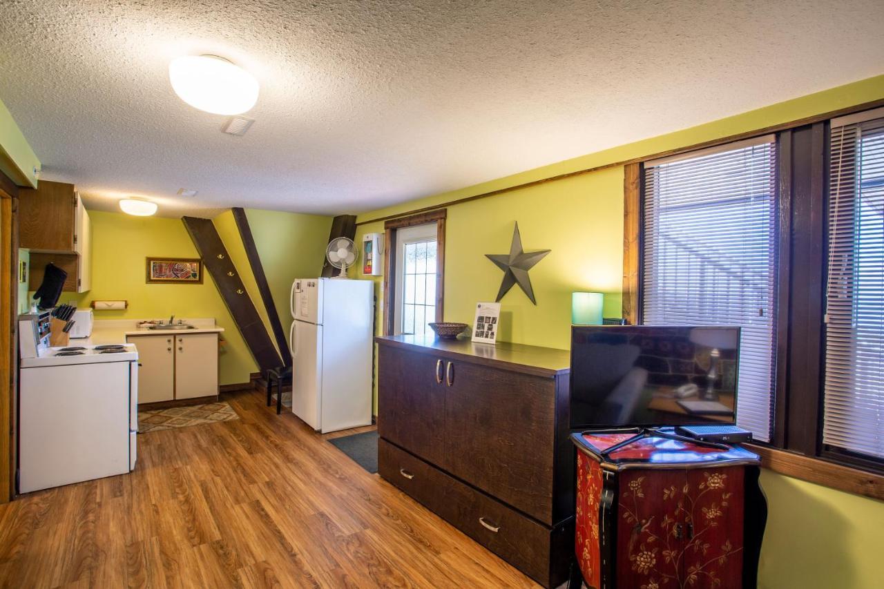 The Pinnacles Suites & Townhomes Silver Star Eksteriør billede