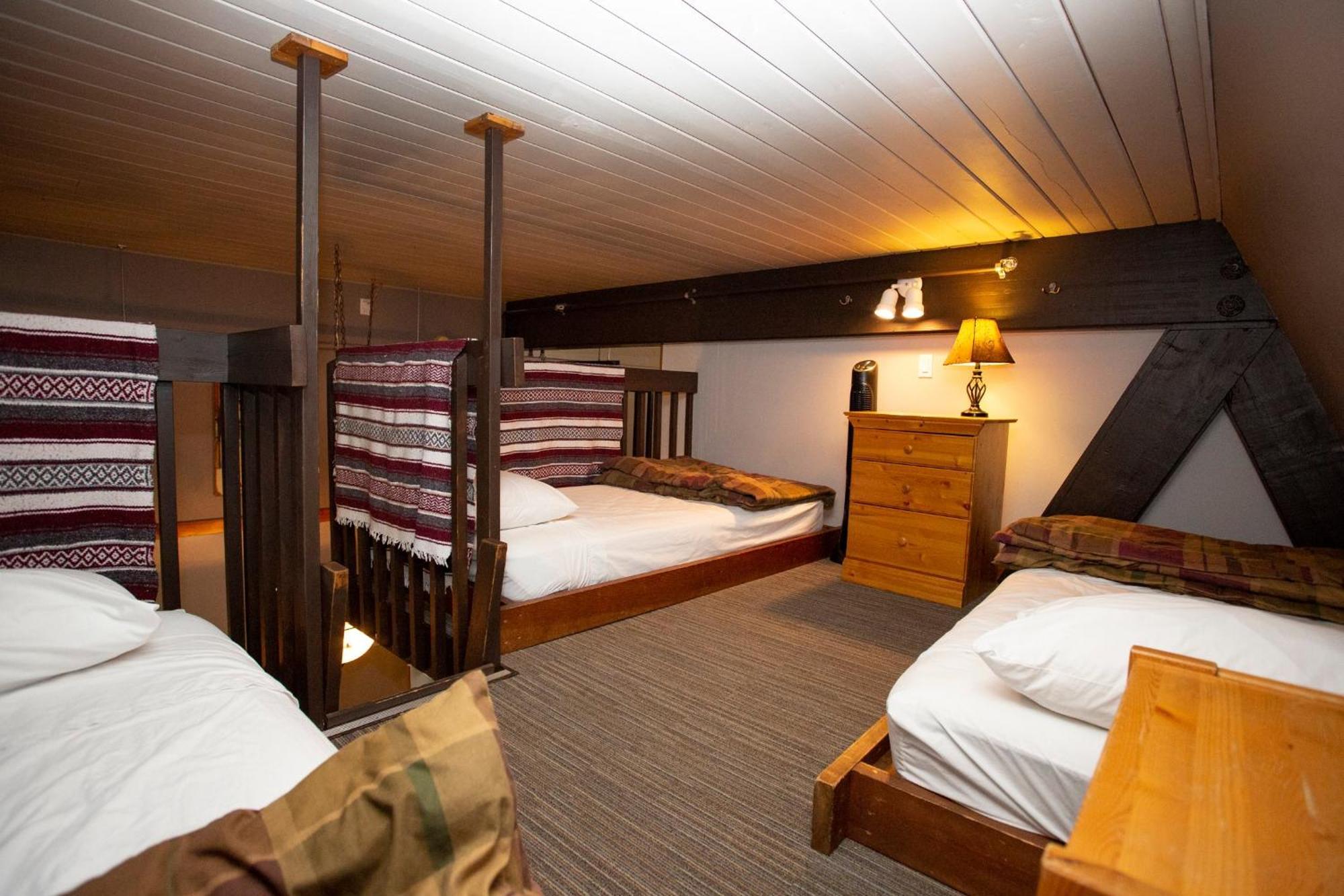 The Pinnacles Suites & Townhomes Silver Star Eksteriør billede