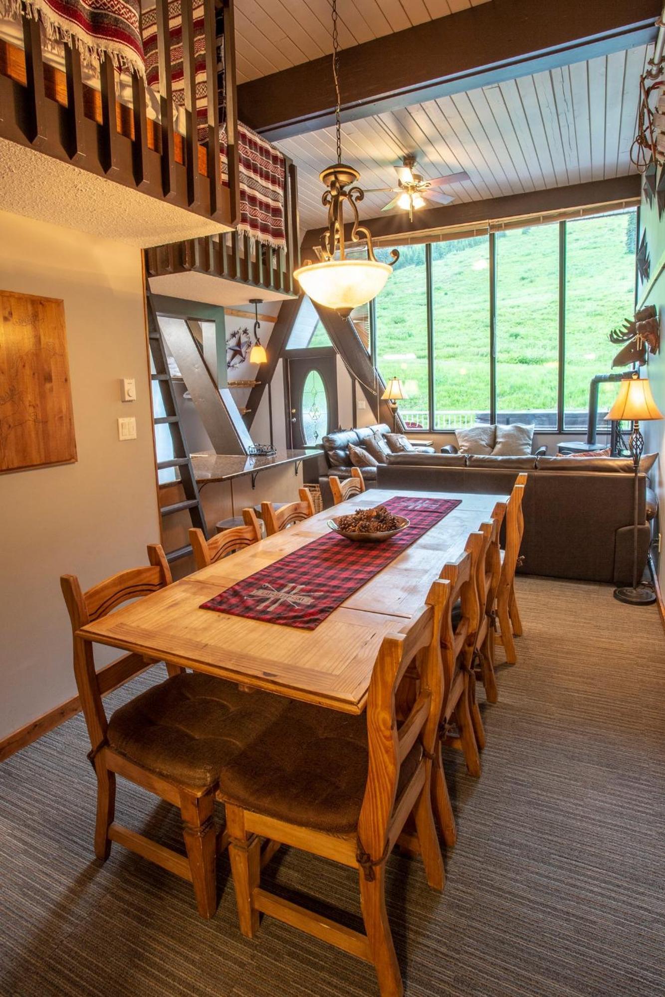 The Pinnacles Suites & Townhomes Silver Star Eksteriør billede